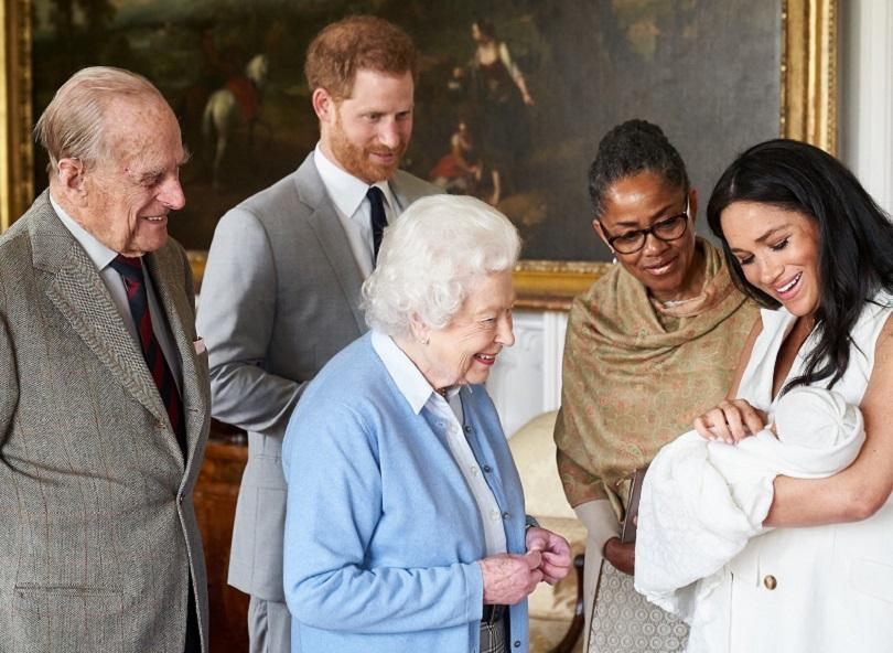 Елизабет II навъртя рекордна възраст, Арчи и Меган с първа публична изява в нейна чест