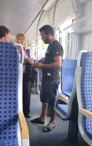 Цигани заплашват с бой и секс кондуктор във влака заради 2 лева (ВИДЕО)