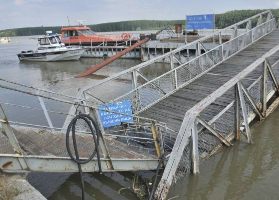 Дунав направи куп поразии в Силистра (СНИМКИ)
