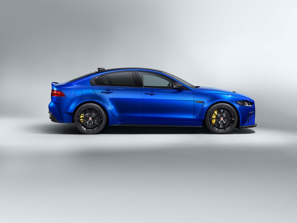 Представяме ви суперавтомобила Jaguar XE SV Project 8