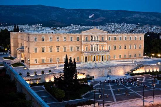 Инцидент до сградата на гръцкия парламент