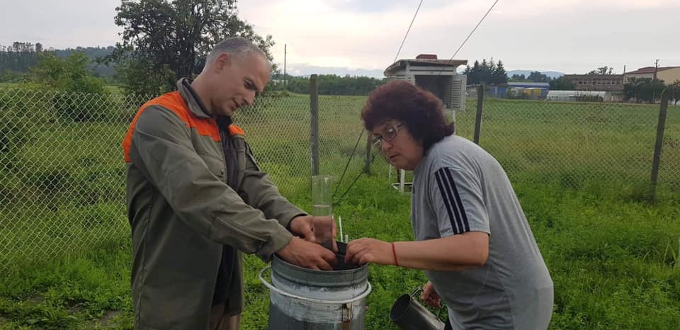 Воден ад спря тока в Севлиево (СНИМКИ)