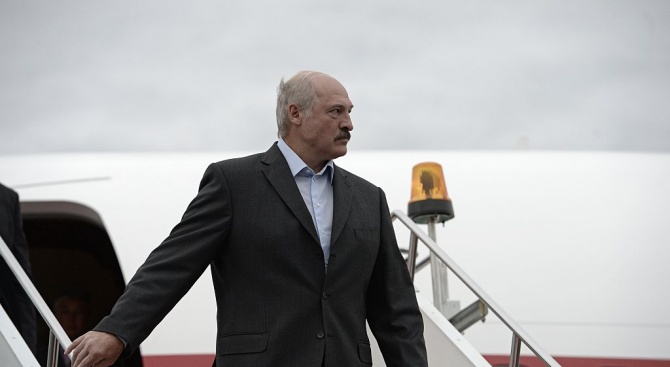 Беларуският президент към синоптиците: Започнете да познавате, или ще ви...