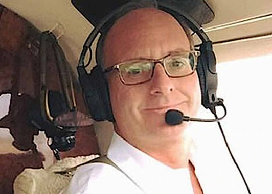 US милионер изнасили 15-годишна на борда на частния си самолет по време на полет на автопилот 