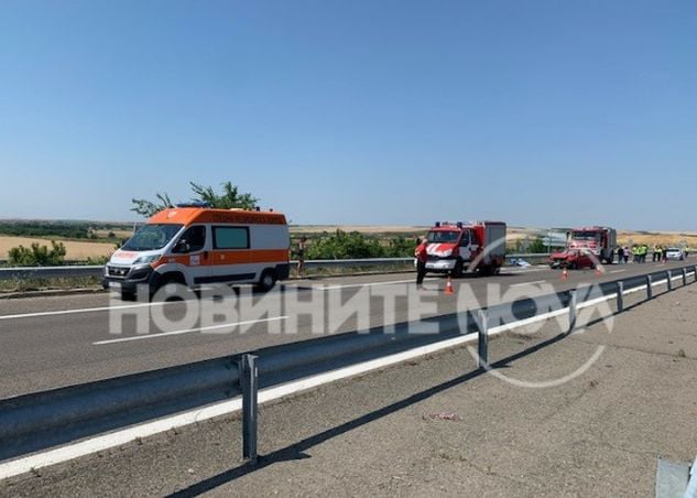 На АМ "Тракия" е страшно, първи СНИМКИ от адския верижен сблъсък! (СНИМКИ)