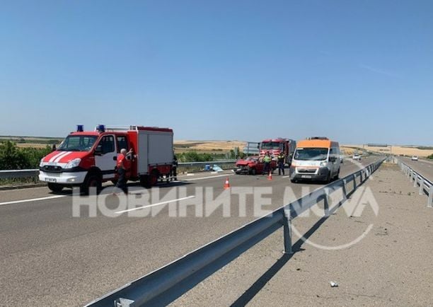 На АМ "Тракия" е страшно, първи СНИМКИ от адския верижен сблъсък! (СНИМКИ)