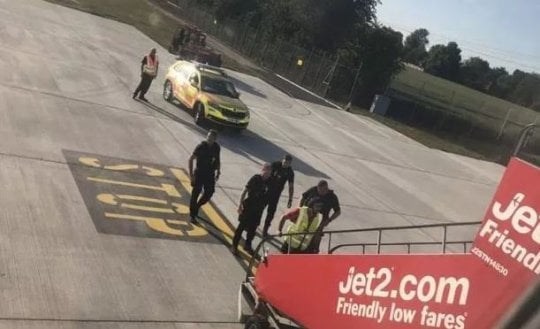 Извънредна ситуация на полет на Jet2 до Даламан (СНИМКИ)