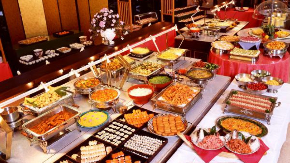 Какво се случва с храната, която остане от шведската маса в хотелите?