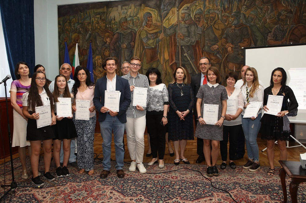 Петър Стоянов награди  победителите в Националния исторически конкурс
