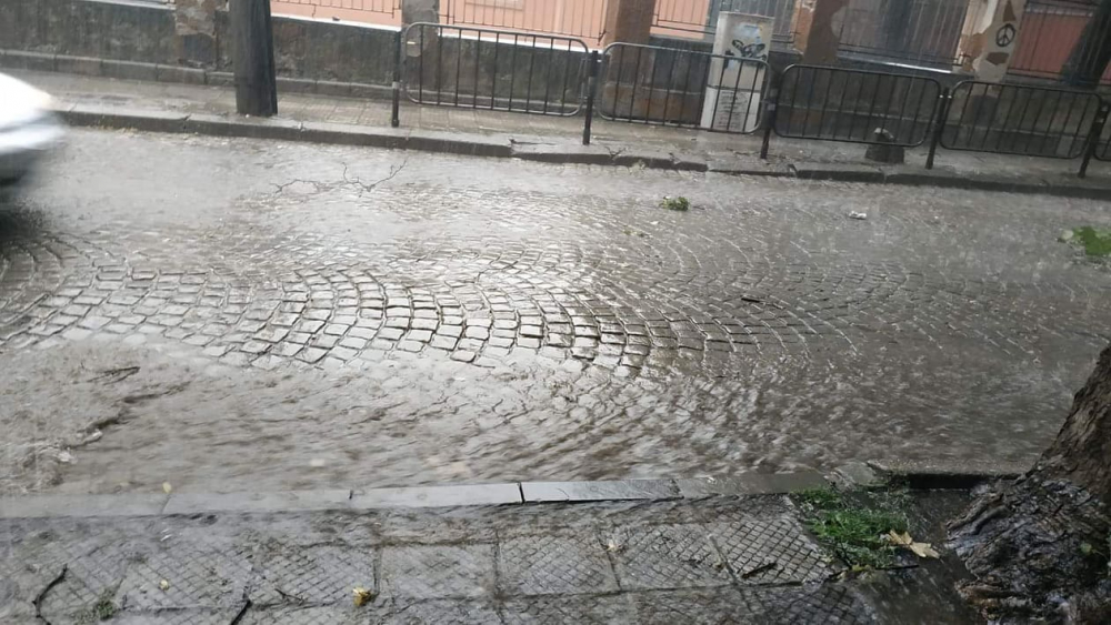 Страшна буря се разрази над Пловдив (СНИМКИ)