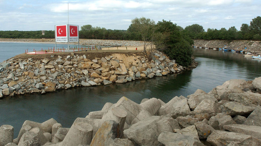 Турски граничари арестуваха нашенец, преплувал Резовската река по безумна причина 