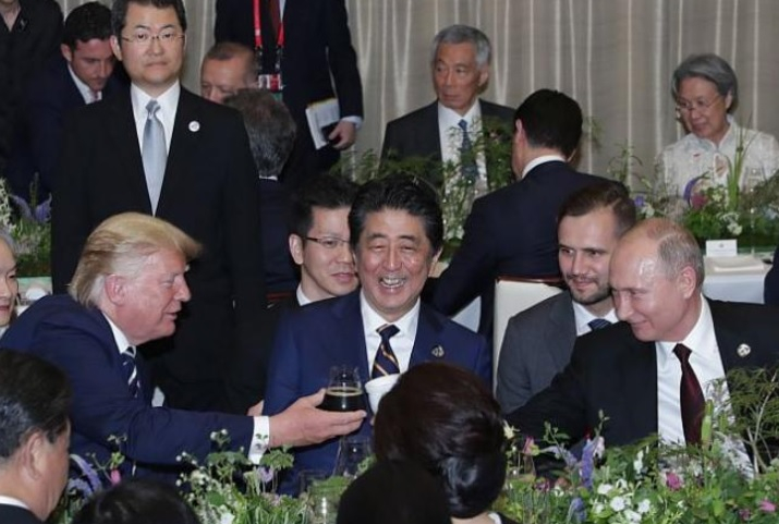 Мистерия: Всички се питат с какво питие Путин казва наздраве на Тръмп на вечерята на Г-20