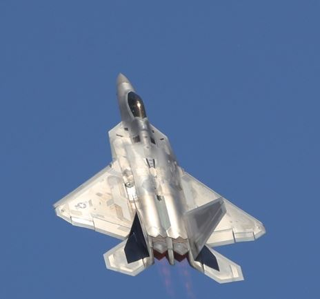 Напрежението ескалира! Ято суперизтребители Ф-22 „Раптър“ са пред портите на Иран - ще следва ли удар? 