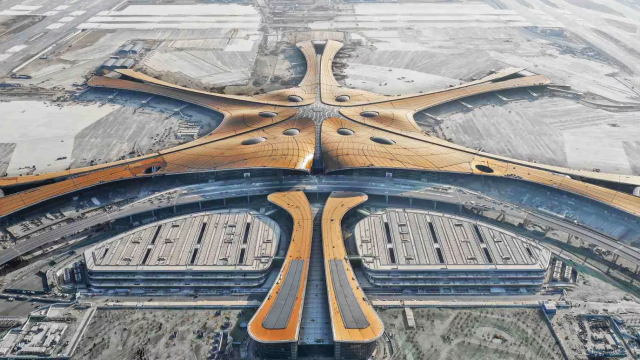Пекин построи най-голямото летище в света! Уникални КАДРИ