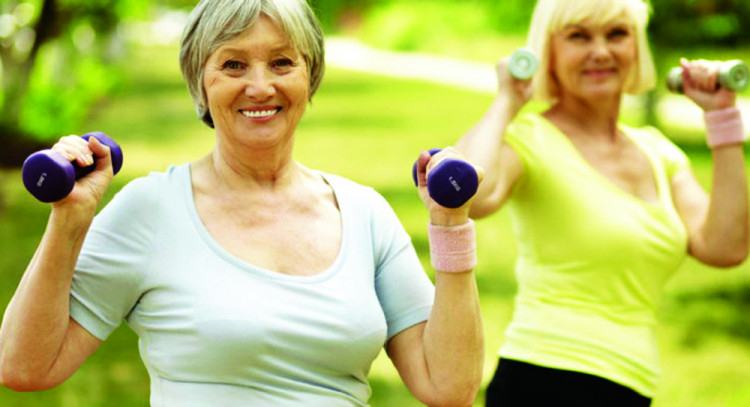 Сутрешни упражнения за жени над 60, с които ще заживеете втори живот