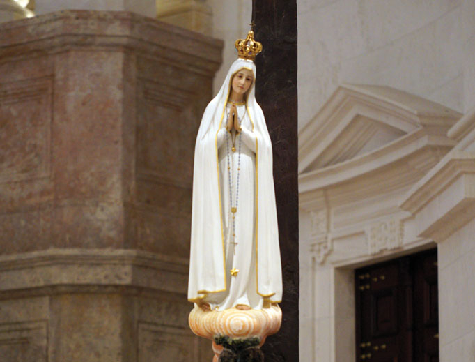 Тайната за атентата срещу Папата е в короната на Богородица от Фатима