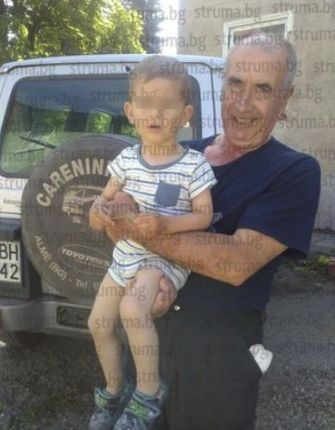 Нападнатото от глутница кучета момченце - внук на бившия шеф на ареста в Дупница 