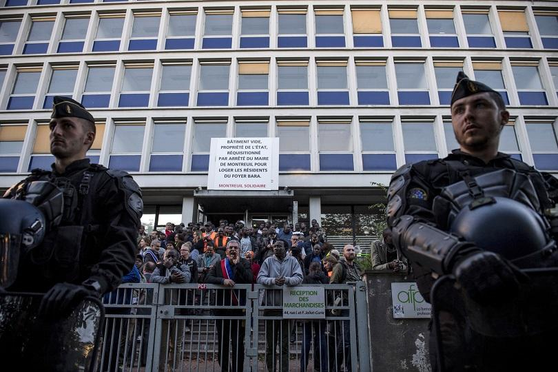 Полицията в Париж осуети акция на нелегални мигранти