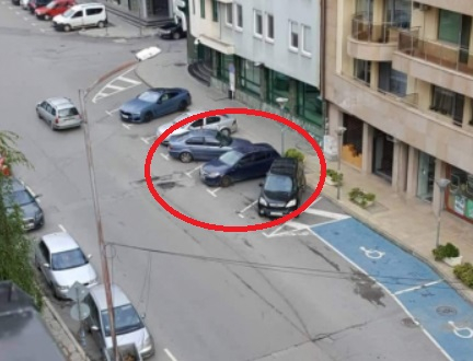 СНИМКА показва как безумно паркират кифлите в София 