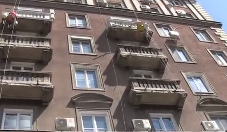 БЛИЦ TV: Ето какво се случва с центъра на София, където "валя" мазилка