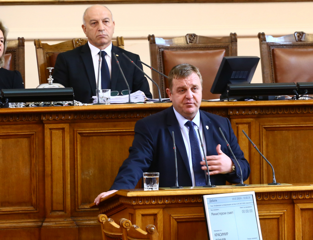 Каракачанов за поисканата му от Сидеров оставка: Не ме интересува!