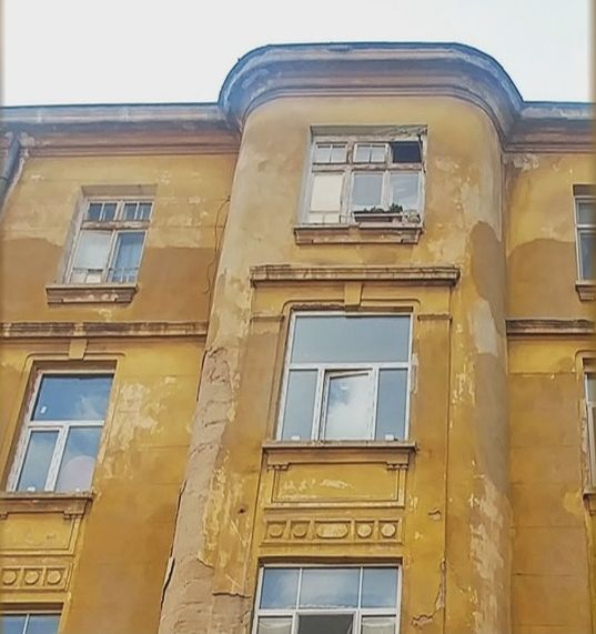 Спасяват 65 сгради паметници на културата в София