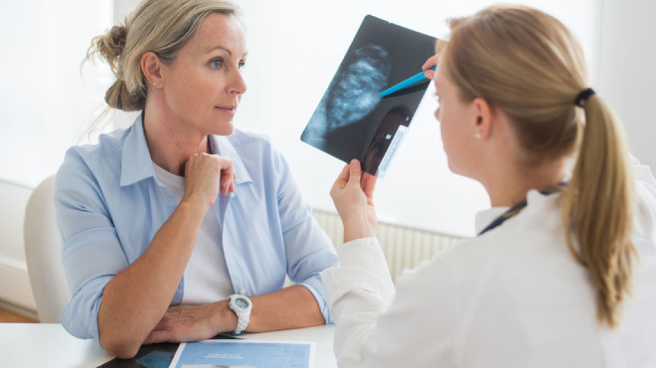 Онколози: Рак на гърдата може да покоси жените с такъв характер