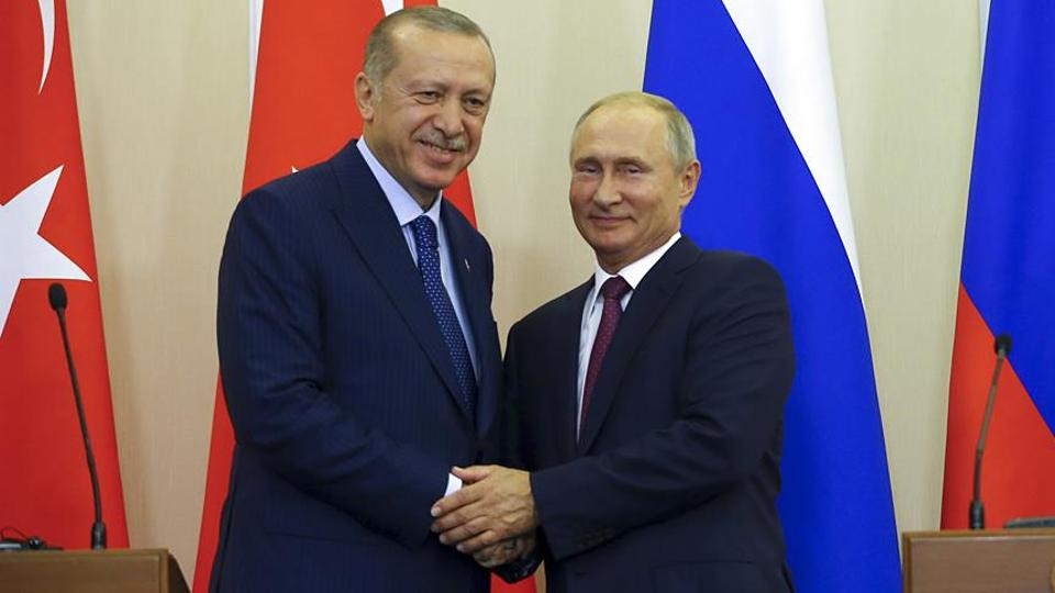 ECFR сензационно: Путин предложил на Ердоган да го спаси със спецназ в разгара на преврата