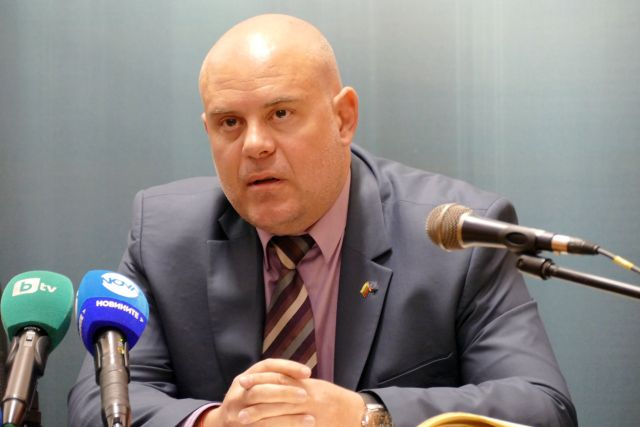 Прокурори и следователи от Велико Търново подкрепиха Гешев