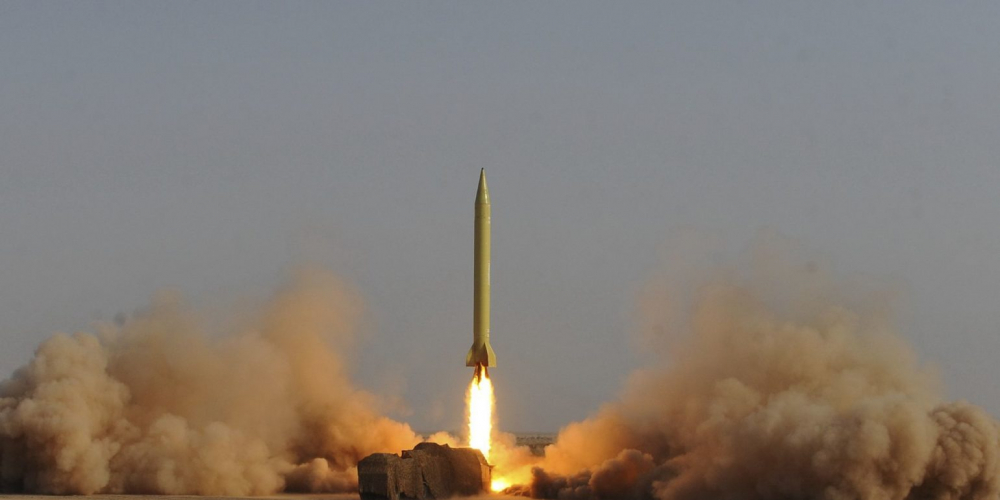 Иран тества балистичната ракета  Shahab-3 СНИМКИ