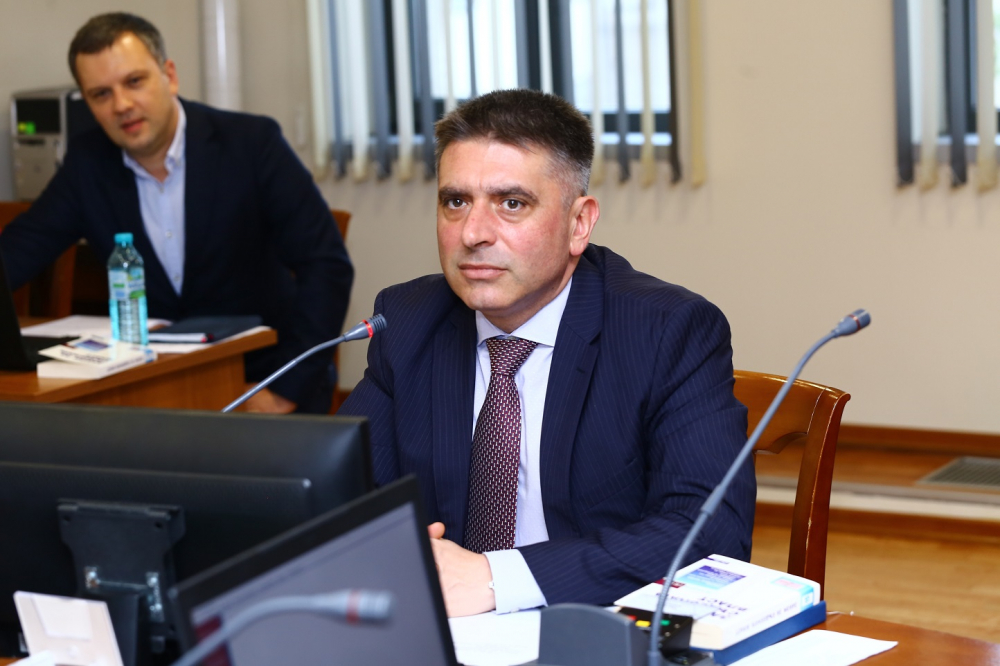 Министър Кирилов каза ще хвърли ли оставка
