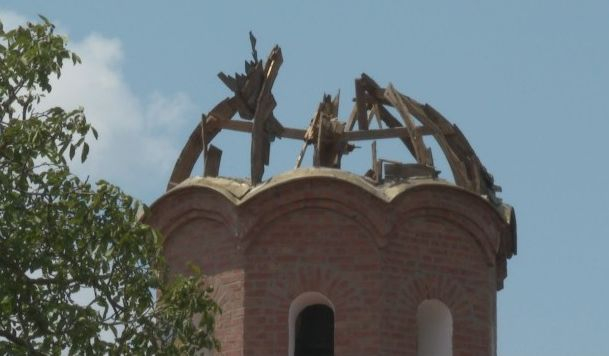 Мълния срина купола на църква в Преславско, хората благодарят на Бог