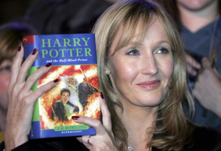 Майката на Хари Потър с пореден залп към транссексуалните