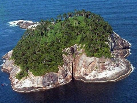 На този остров човек трудно може да оцелее повече от половин час
