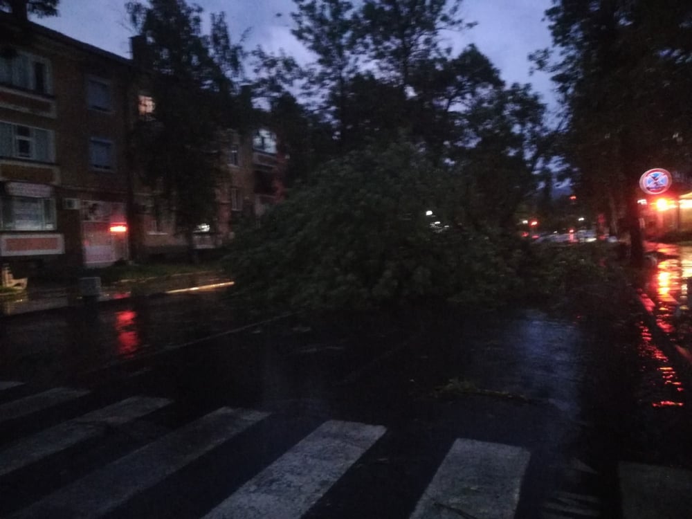 Невиждана от 60 години буря помете Кърджали, хвана в капан и кмета ВИДЕО 