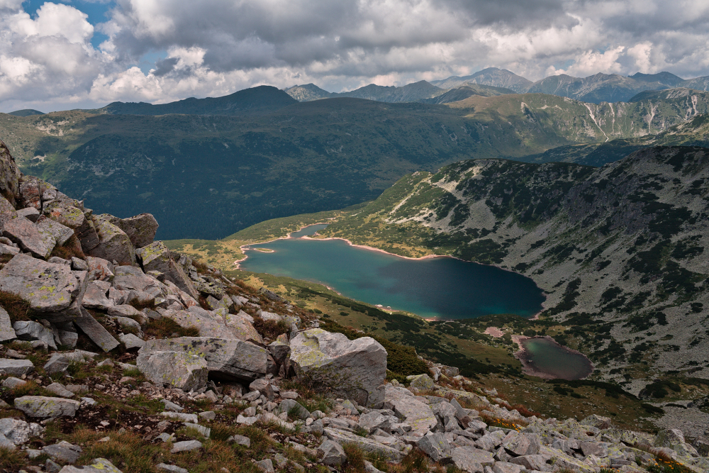 Неземна красота: Най-голямото планинско езеро в България и на Балканите