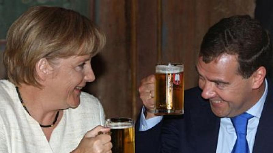 Германски депутат сензационно: Меркел е алкохоличка, страда от...