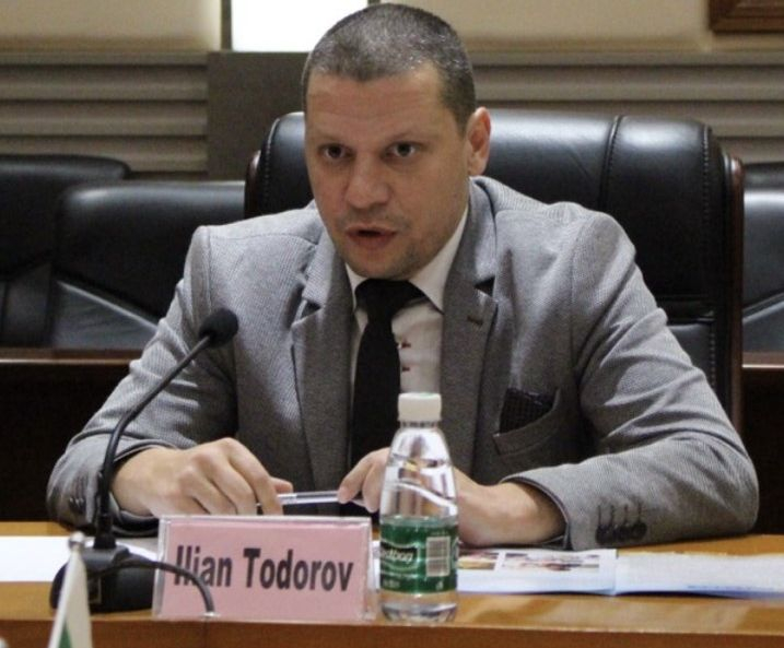 Илиан Тодоров: Слави Трифонов е брутален ултра популист