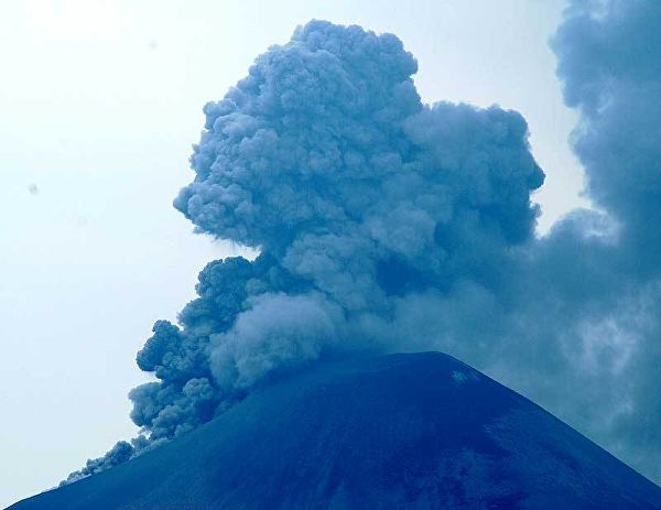 Вулкан изригна близо до Токио ВИДЕО