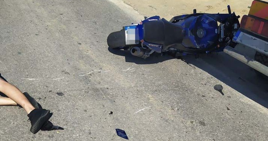 Ужасяващо меле край Варна, мотоциклетист влезе под камион
