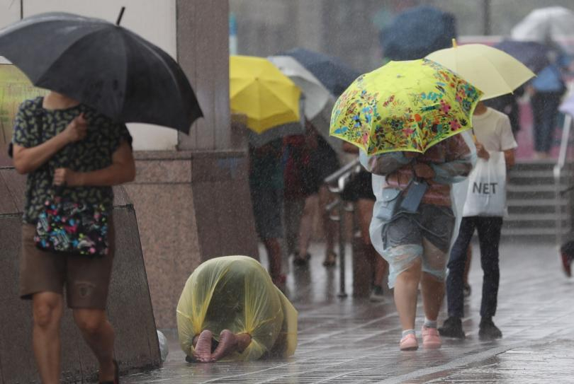 В Тайван един човек е загинал от тайфуна „Лекима”