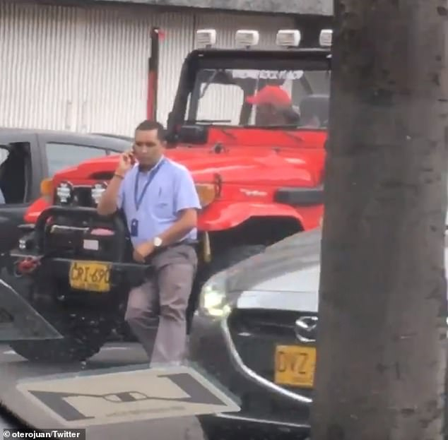 Ужас: Шофьор на джип прегази човек, за да избяга от катастрофа ВИДЕО