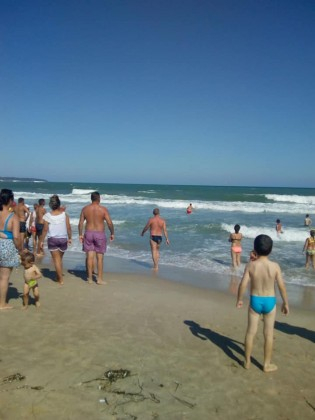 Огромна трагедия на централния плаж във Варна СНИМКИ