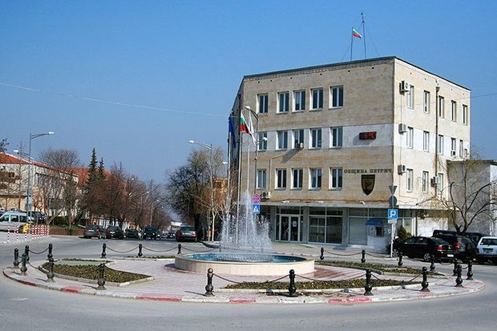 Спецпрокуратурата нахлу в община Петрич