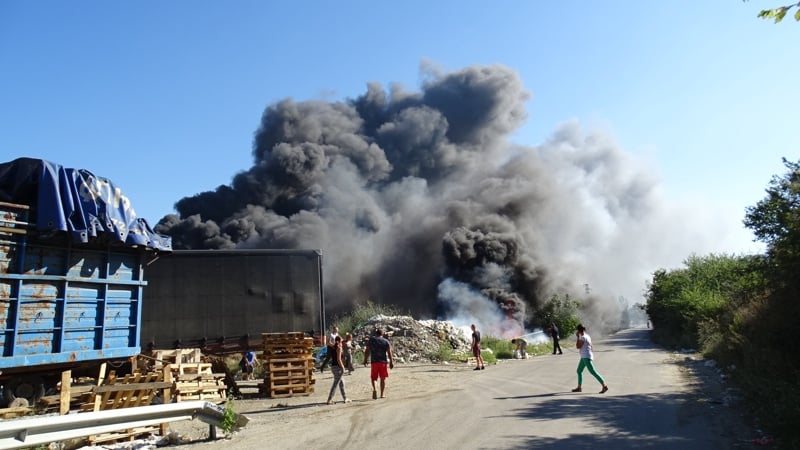 Огън и жупел на пристанище в Турция   ВИДЕО