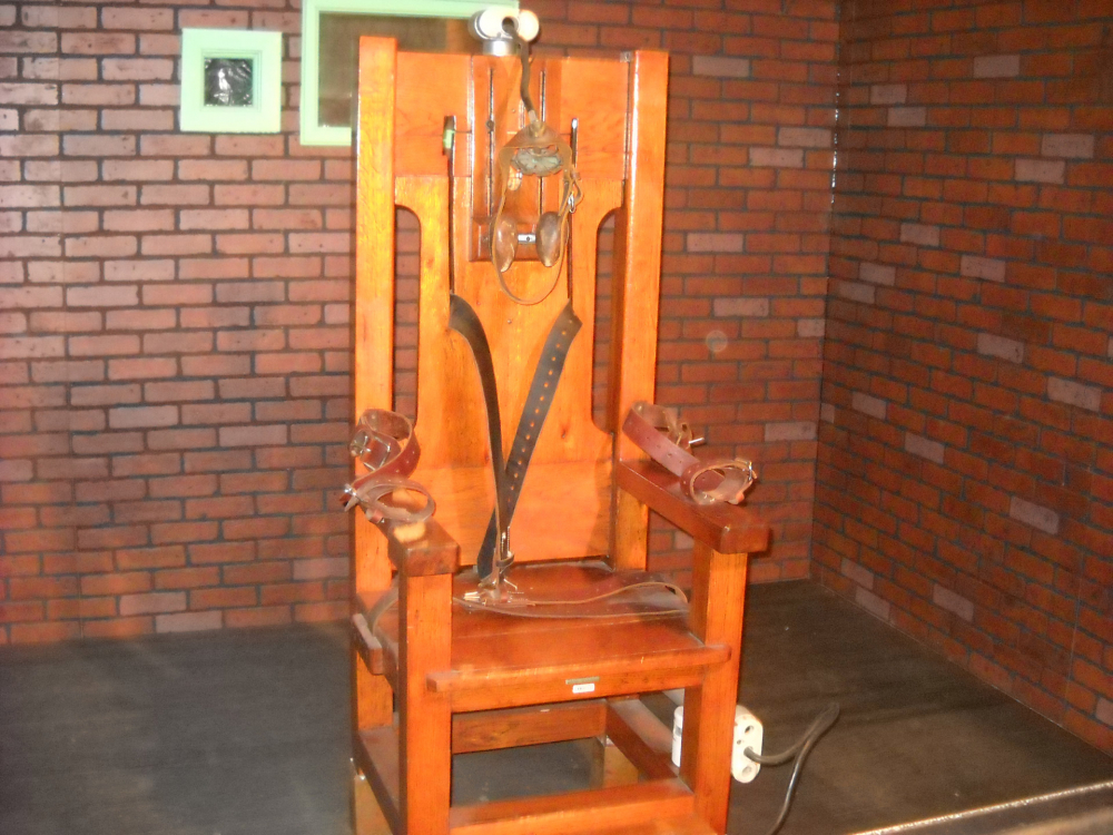 В  САЩ екзекутираха убиец на електрически стол по негово желание 