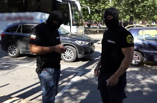 Скандални разкрития за алчния сводник, закопчан при зрелищна акция в Пловдив 