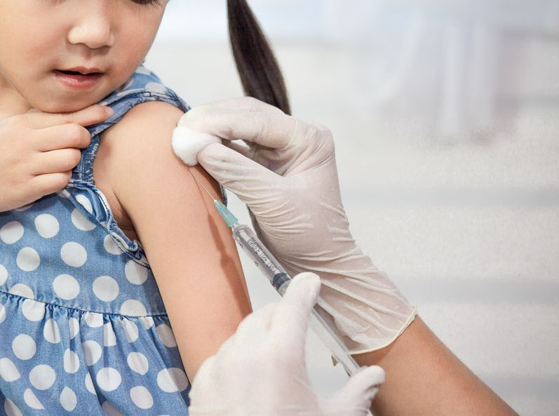 Наказания за личните лекари, лъгали за имунизациите на децата