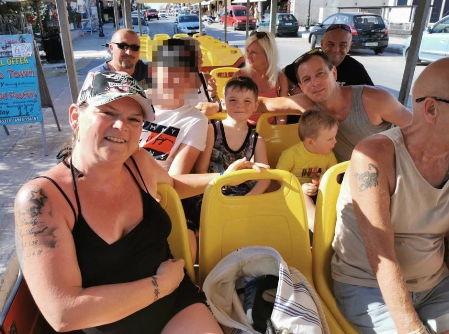 Туристи се изръсиха 3500 паунда за хотел на гръцки остров и попаднаха в ада ВИДЕО