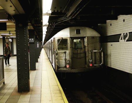 Паника и евакуация в нюйоркското метро